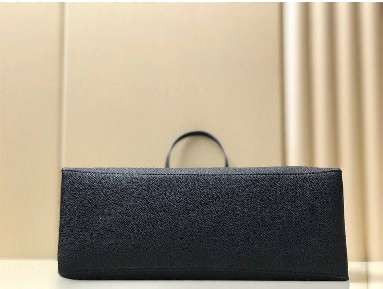 ルイヴィトンスーパーコピーロックミー ショッパー バッグ M57345