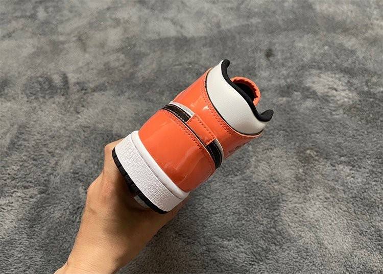 【ナイキ】 AJ1  Mid "Turf Orange" メンズ レディース  スニーカー  