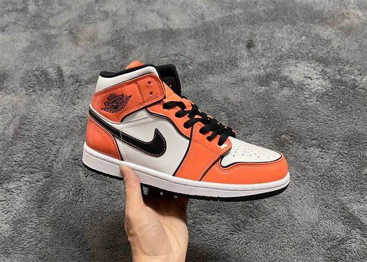 【ナイキ】 AJ1  Mid "Turf Orange" メンズ レディース  スニーカー  