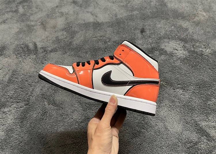 【ナイキ】 AJ1  Mid "Turf Orange" メンズ レディース  スニーカー  