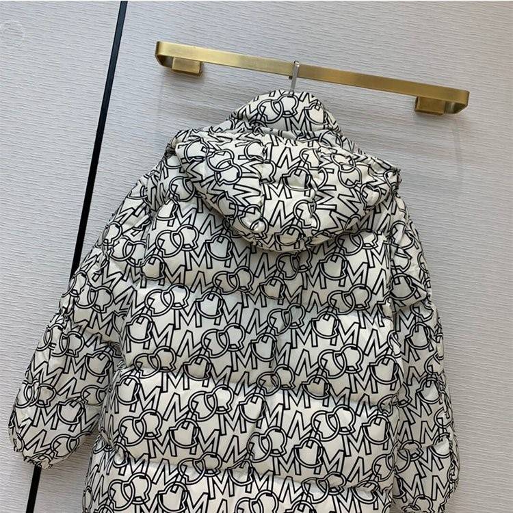 【モンクレール 】通常価格29|800円のところ特価19|800円にてご提供  秋冬　ダウンジャケットメンズ レディース  