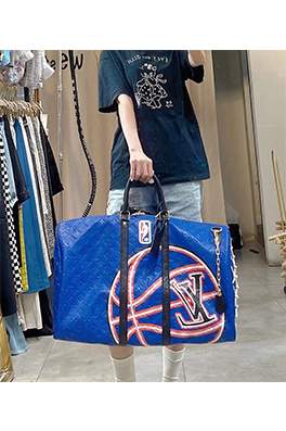 ルイヴィトン偽物 × NBA  旅行バック　2WAYバック  レディース メンズ  M21105 KEEPALL BANDOULIERE 55