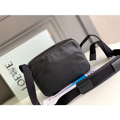 ロエベ偽物military messenger  ショルダー バック