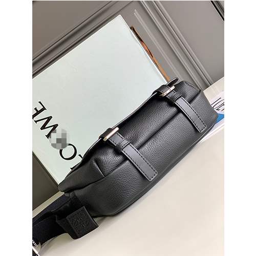 ロエベ偽物military messenger  ショルダー バック