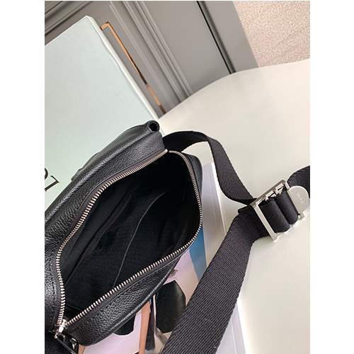 ロエベ偽物military messenger  ショルダー バック