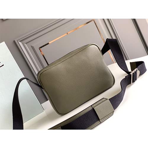 ロエベ偽物military messenger  ショルダー バック
