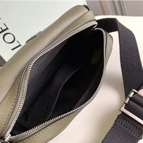 ロエベ偽物military messenger  ショルダー バック