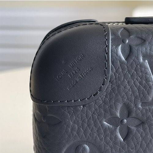 ルイヴィトンスーパーコピーM20439 Horizon Clutch ショルダー バック