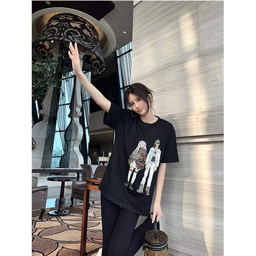 【フェンディ】メンズ レディース 半袖Tシャツ 