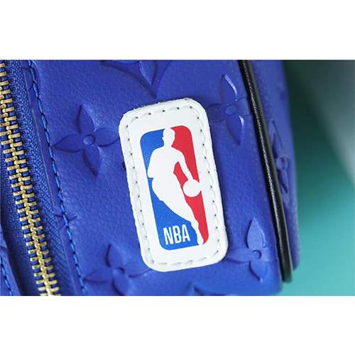 ルイヴィトンスーパーコピー × NBA  セカンドバッグ ハンドバッグ  M21106 DOPP KIT