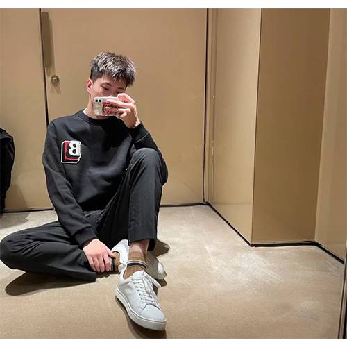 【バーバリー】メンズ レディース 長袖　スウェットTシャツー 