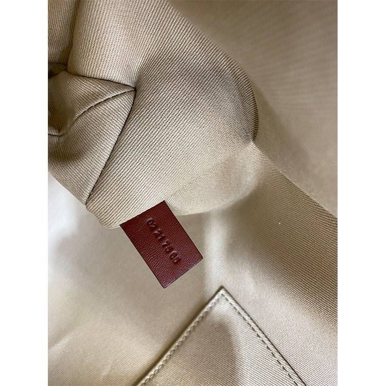 【クロエ 】トートバックLサイズ 